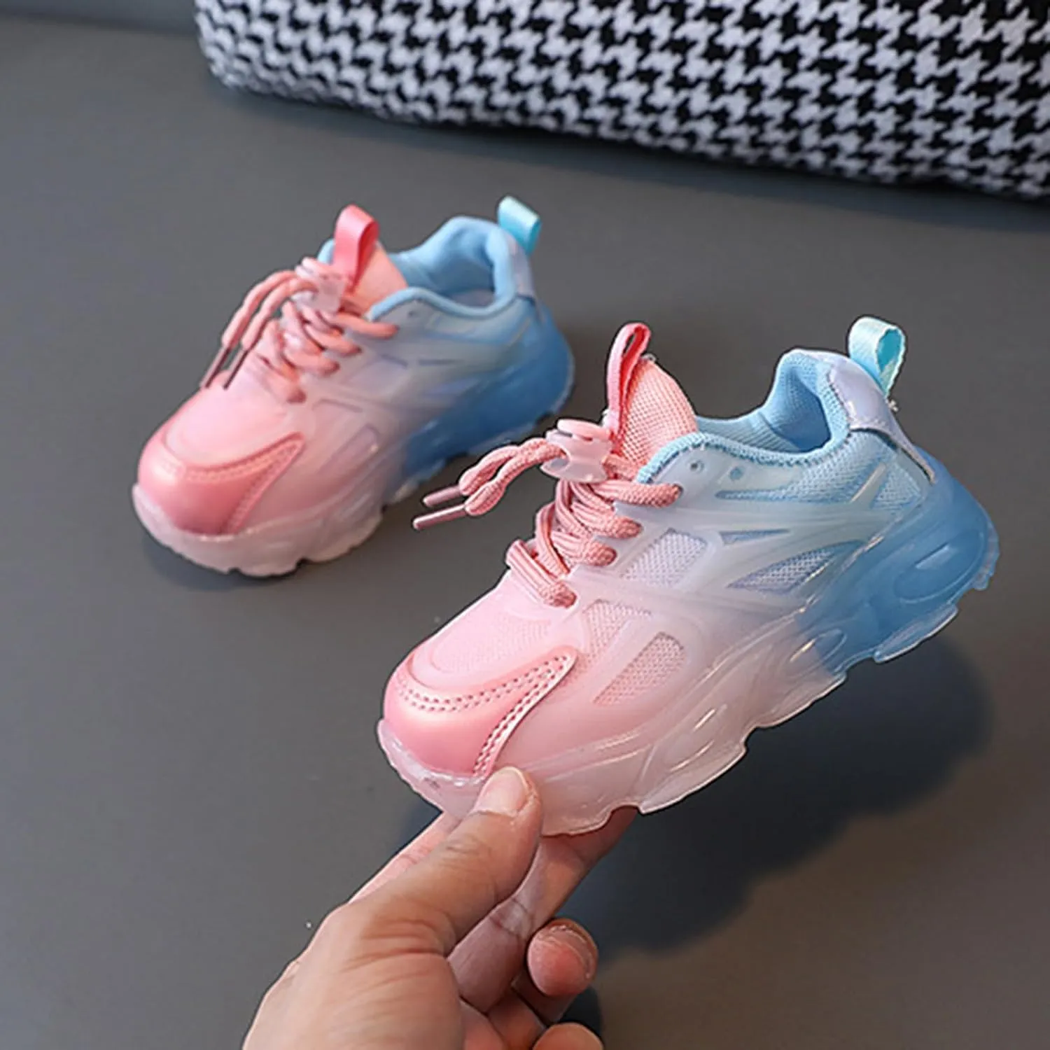 Boys Girls Light Up Shoes Kids Lightweight Breathable Comfy Soft Sole LED Luminous Running Tennis Sport Sneakers