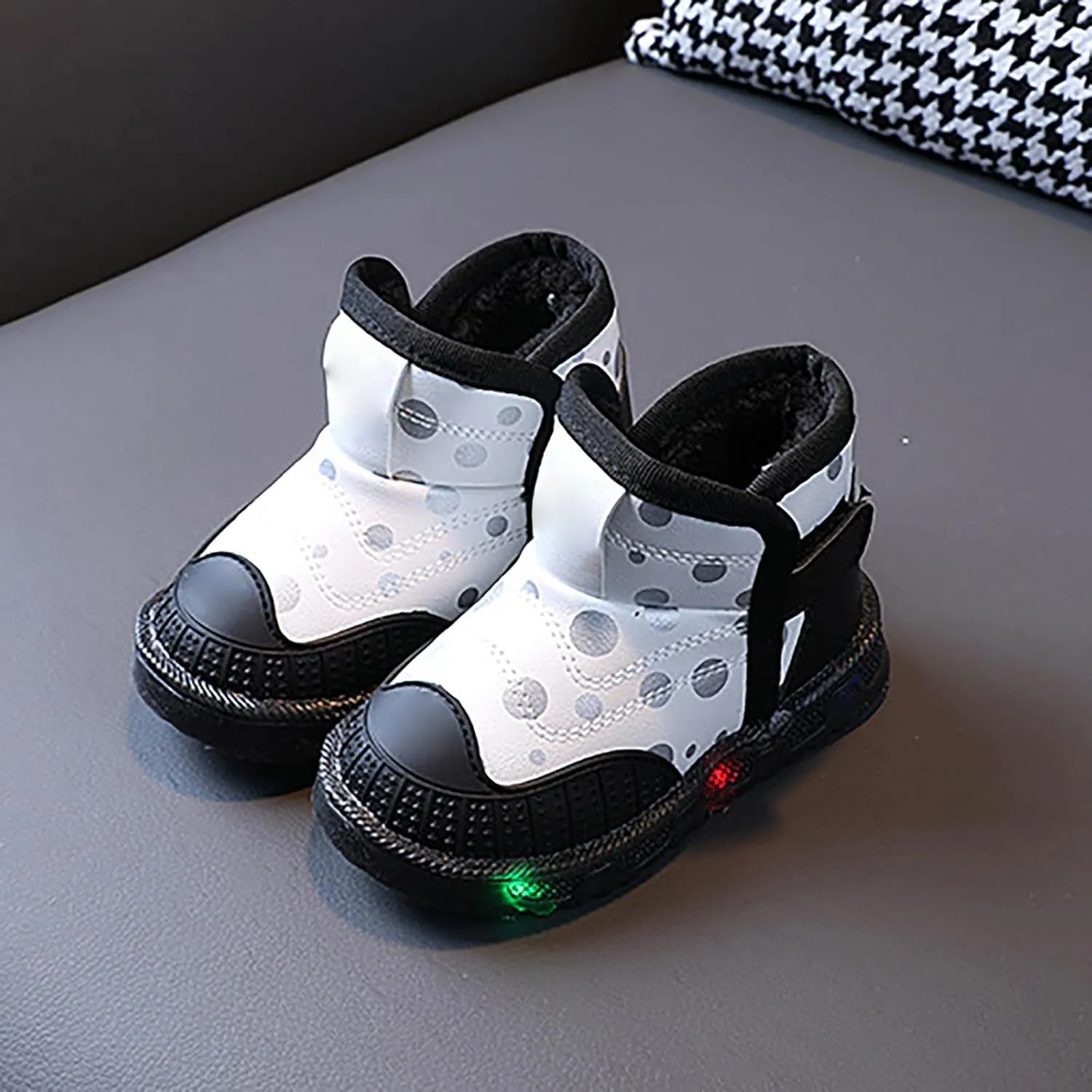 Infant Boys Girls Thicken High Top Luminous Sneakers Fleece Plush Soft Lightweight Light Up Toddler Shoes Girls Size 6