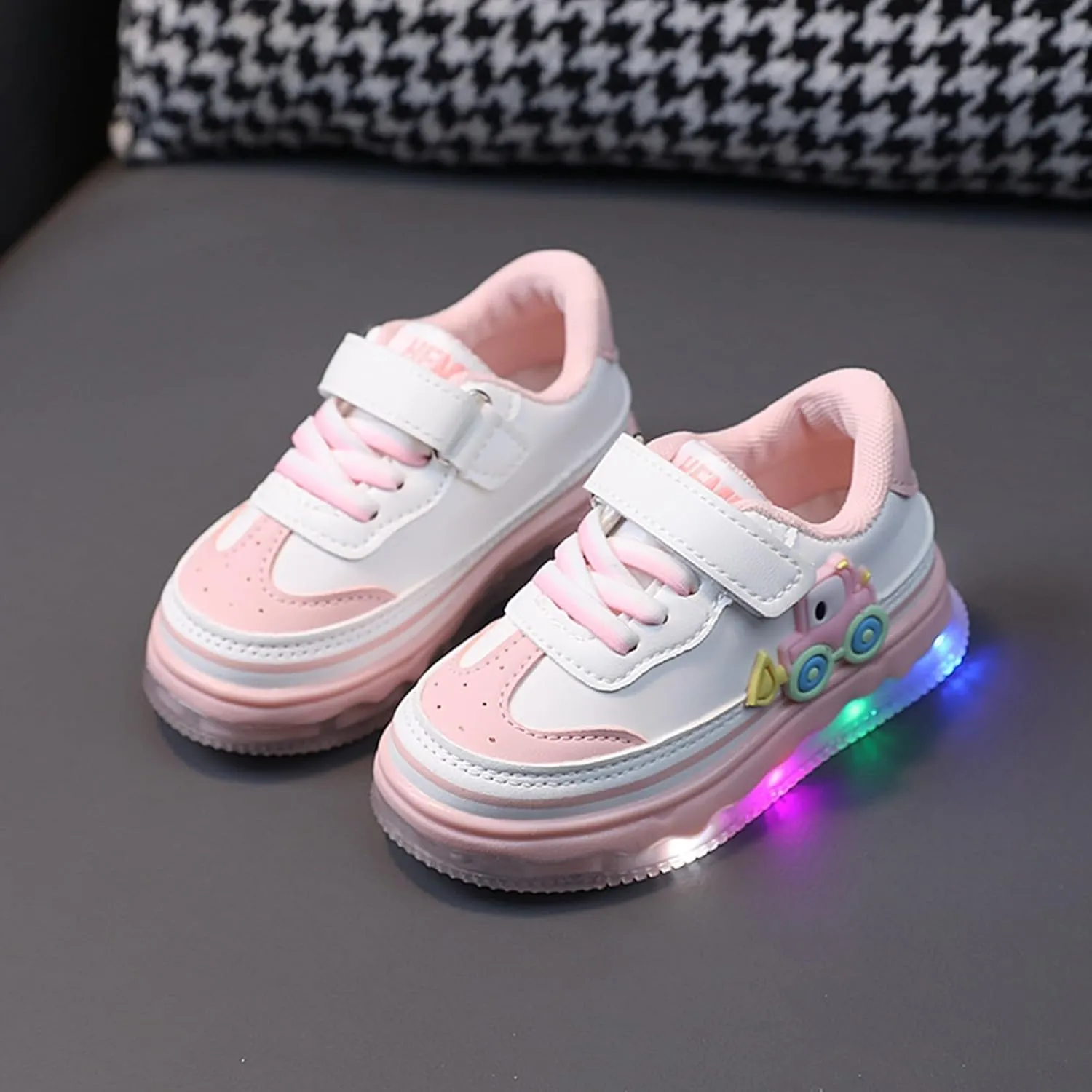 Kids Light Up Flashing Sneakers Lightweight Luminous Shoes Lace-Up Athletic Running Sneakers for Boys Girls Sport