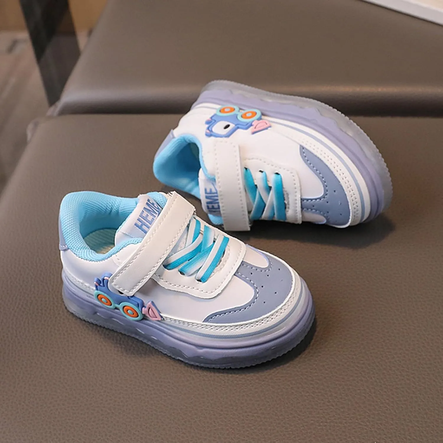 Kids Light Up Flashing Sneakers Lightweight Luminous Shoes Lace-Up Athletic Running Sneakers for Boys Girls Sport