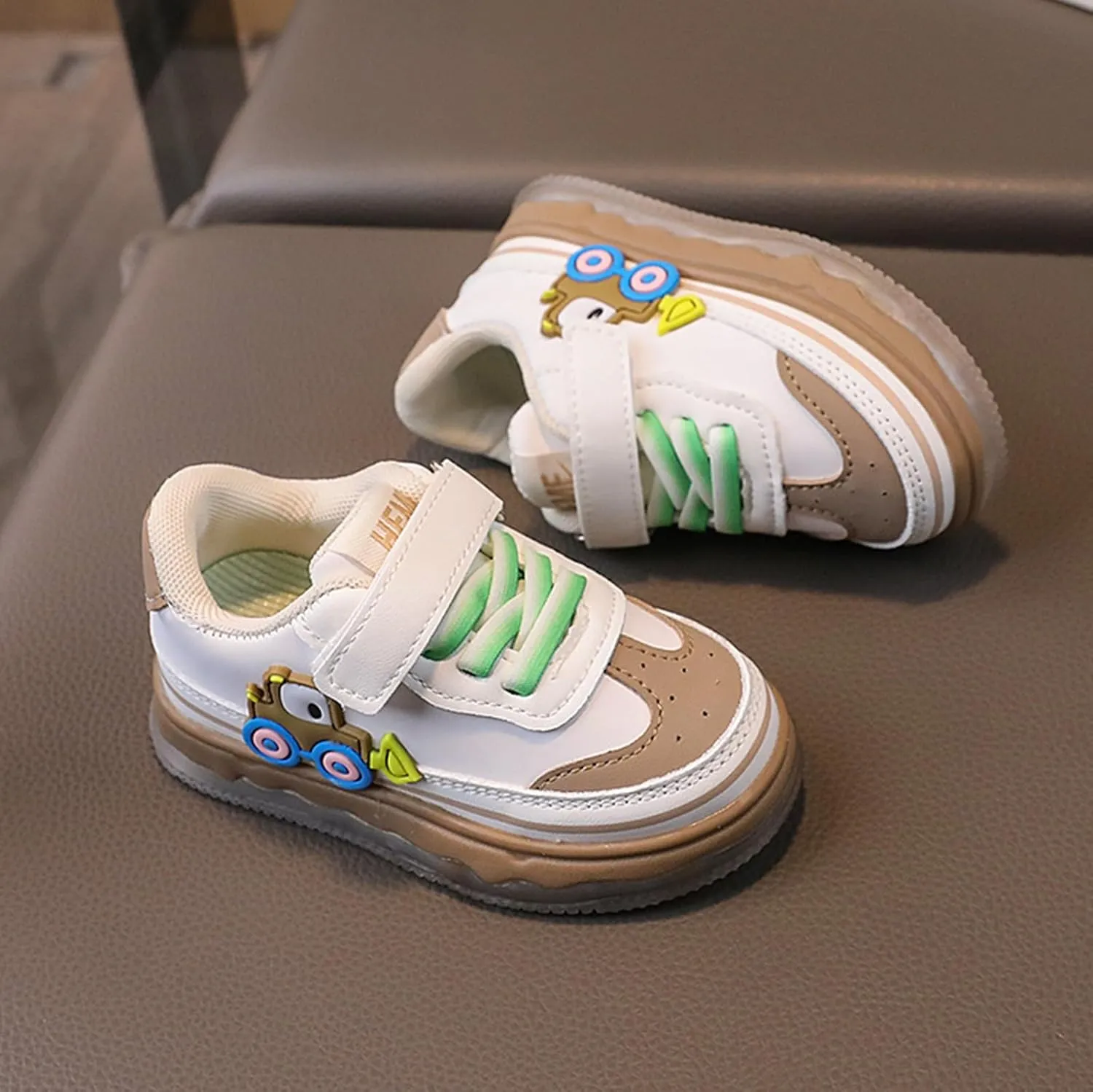 Kids Light Up Flashing Sneakers Lightweight Luminous Shoes Lace-Up Athletic Running Sneakers for Boys Girls Sport