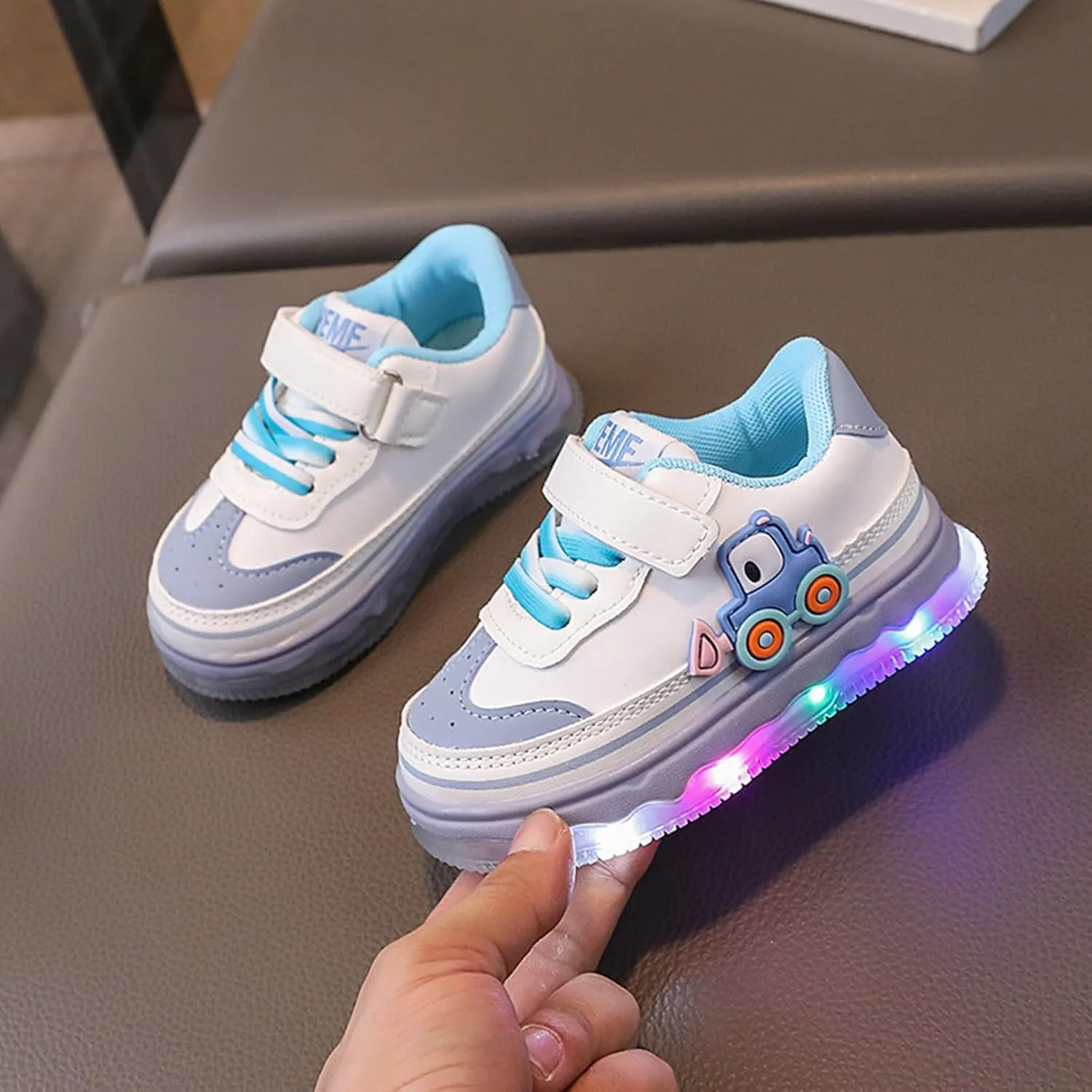 Kids Light Up Flashing Sneakers Lightweight Luminous Shoes Lace-Up Athletic Running Sneakers for Boys Girls Sport