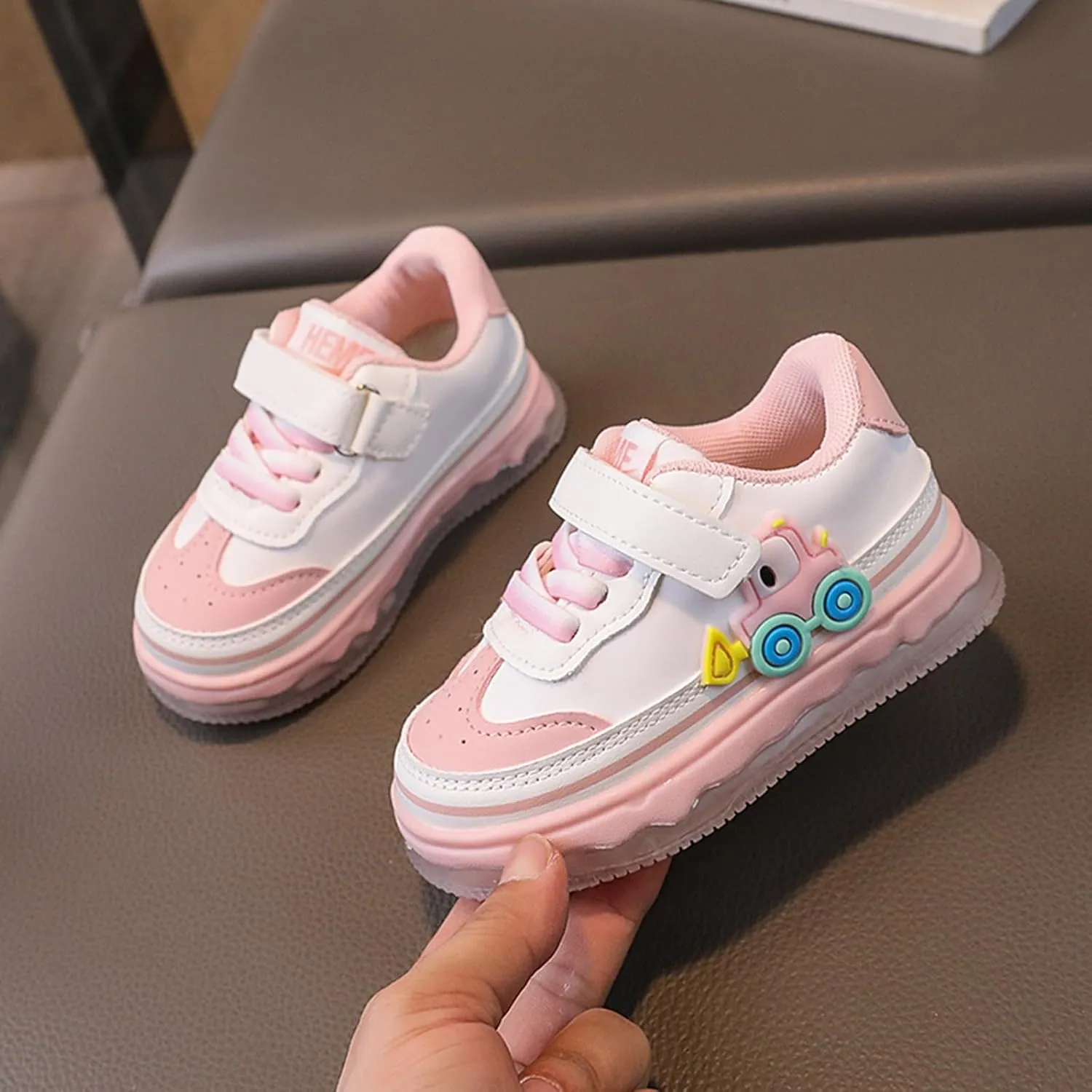 Kids Light Up Flashing Sneakers Lightweight Luminous Shoes Lace-Up Athletic Running Sneakers for Boys Girls Sport