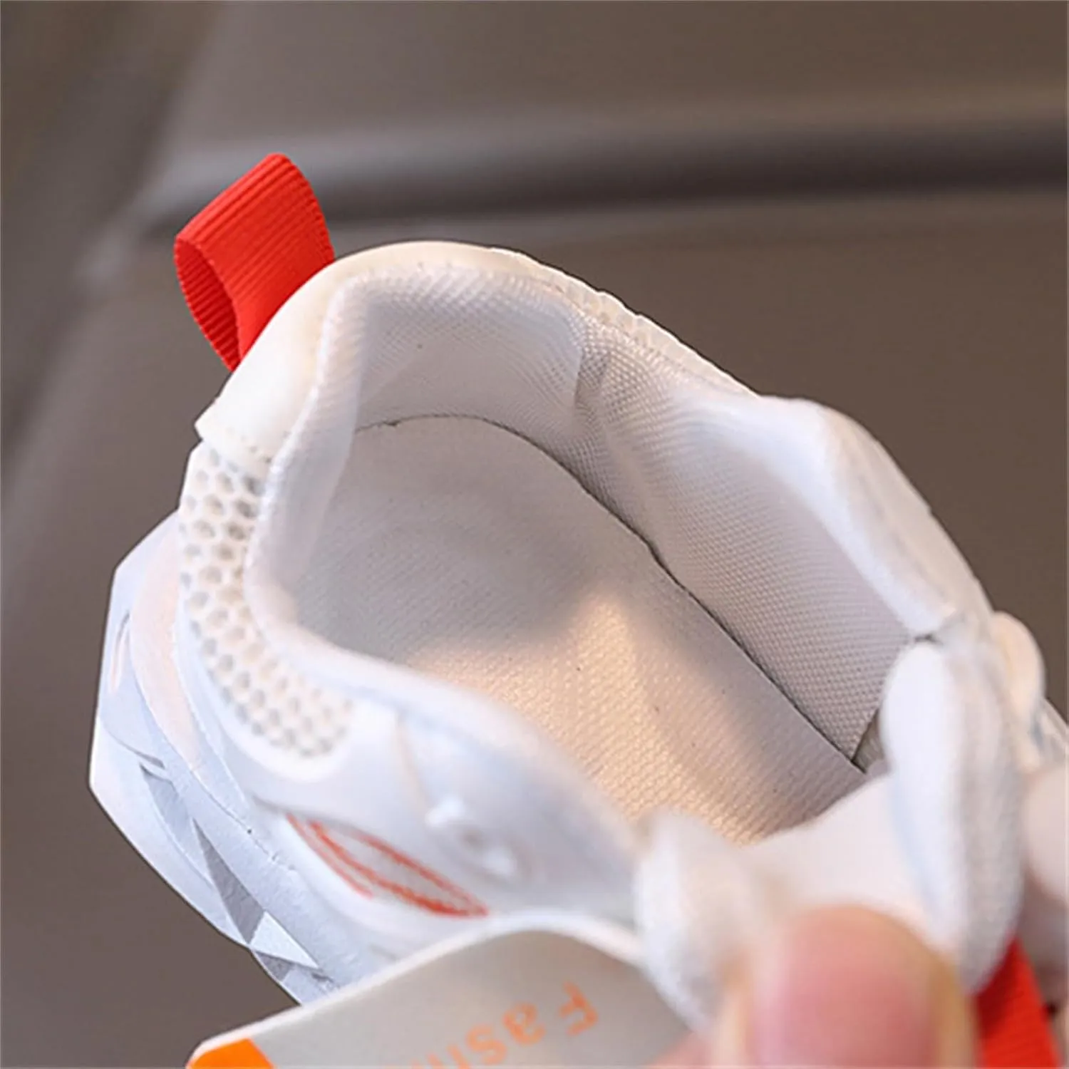 Kids Light Up Sneakers Boys Girls Soft Sole Breathable Sport Shoes LED Glowing Luminous Tennis Sneakers for Outdoor
