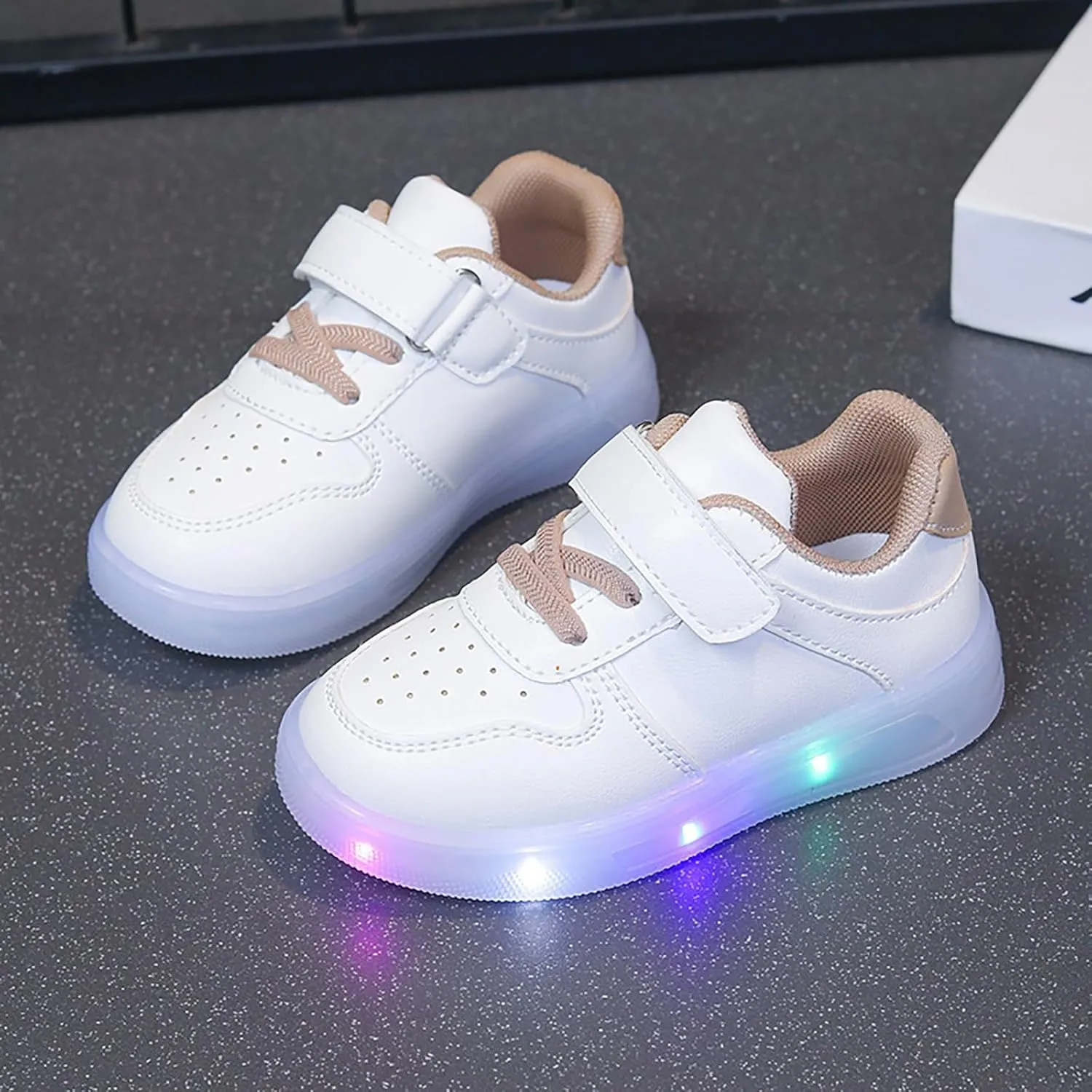Kids Light Up Sneakers LED Flashing Tennis Shoes for Boys Girls Lightweight Breathable Walking Shoes for Toddler