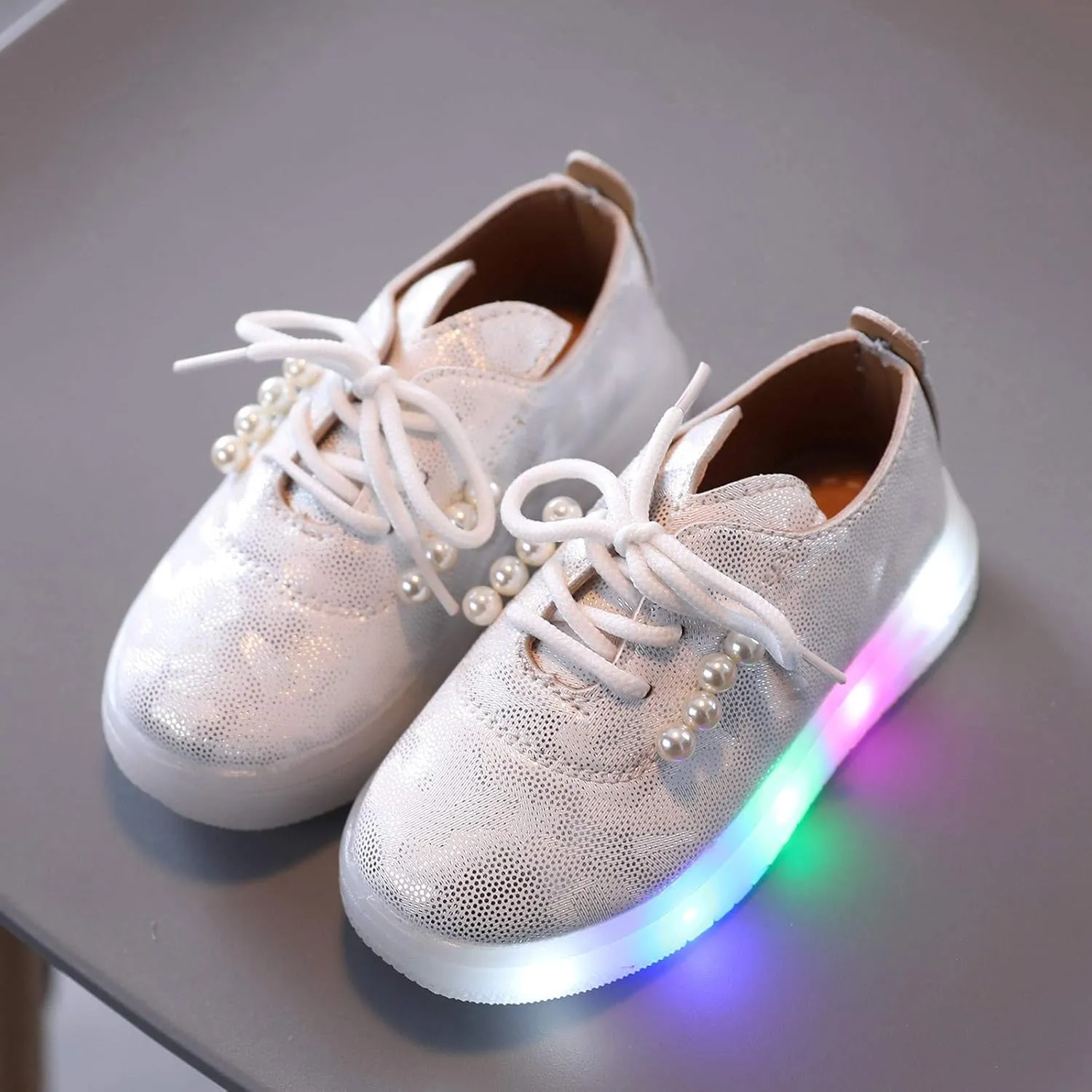 Light Up Shoes for Boys Girls Kids Tennis Sneakers Led Walking Shoes Toddler Flashing Tennis Sneakers with Pearl
