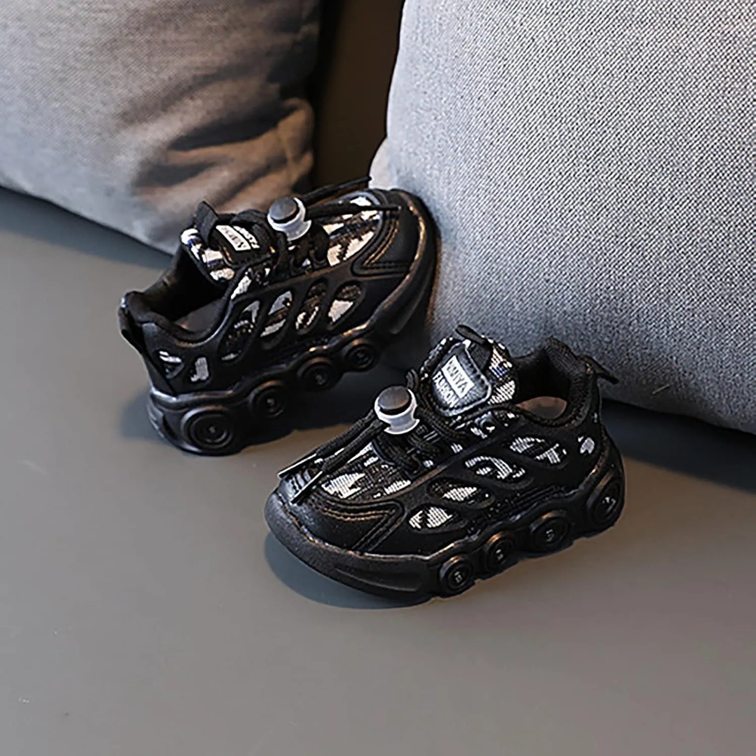 Light Up Shoes for Kids Fashion Adjustable Strap Lace-Up Athletic Sport Walking Sneakers for Girls Sneaker High Tops