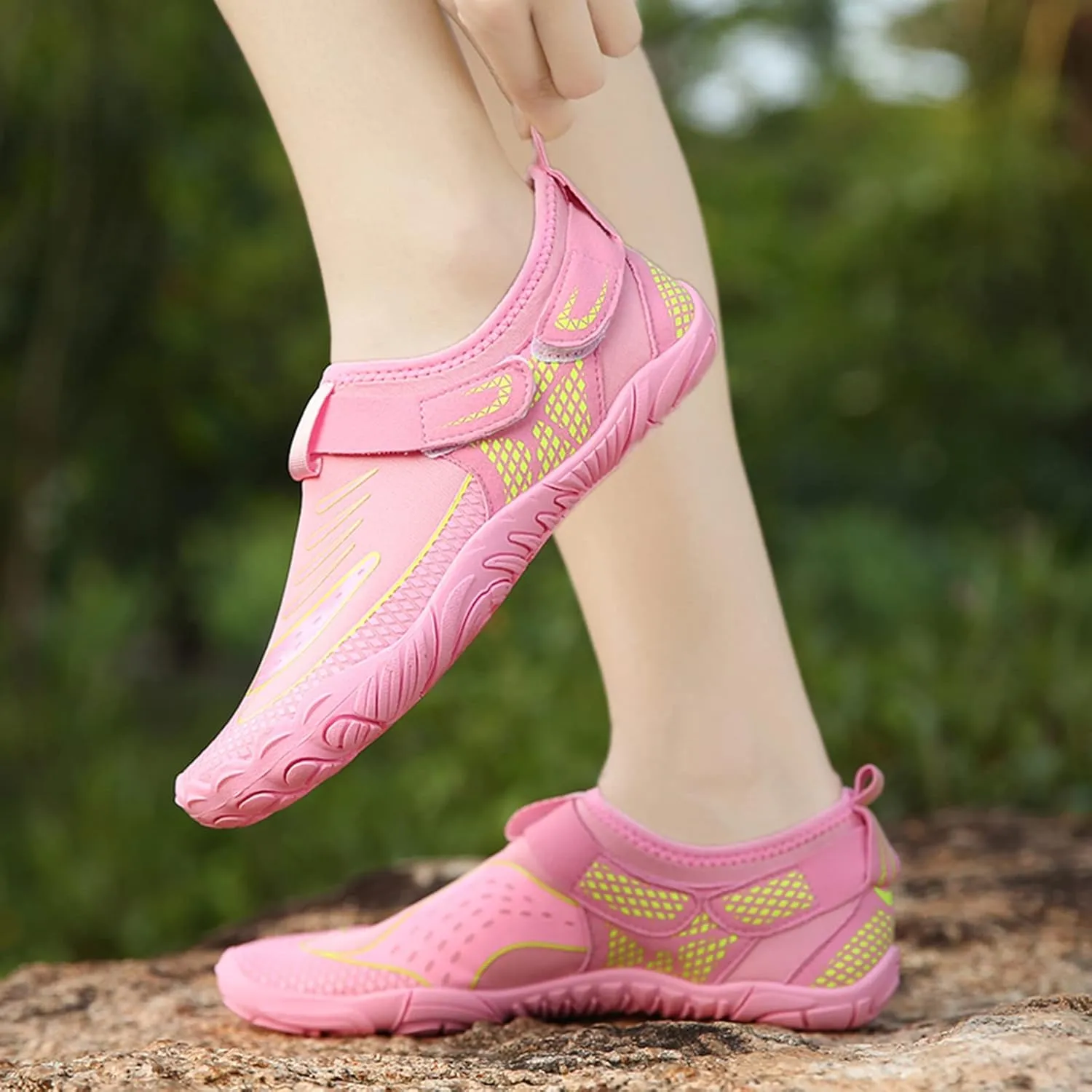 Summer Water Shoes Men and Women Quick Drying Shoes Hiking Swimming and Diving Shoes Tracing Shoes Light