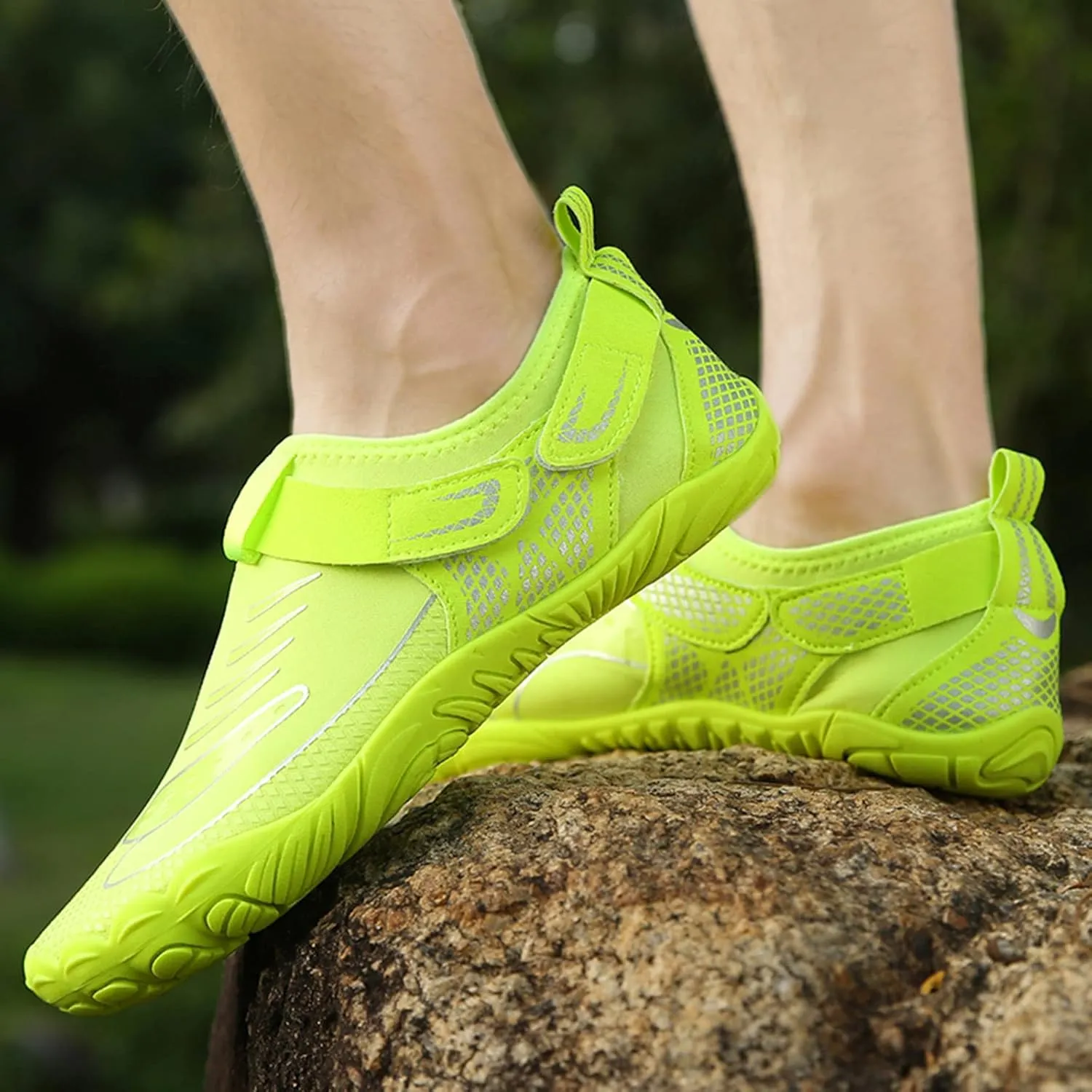 Summer Water Shoes Men and Women Quick Drying Shoes Hiking Swimming and Diving Shoes Tracing Shoes Light