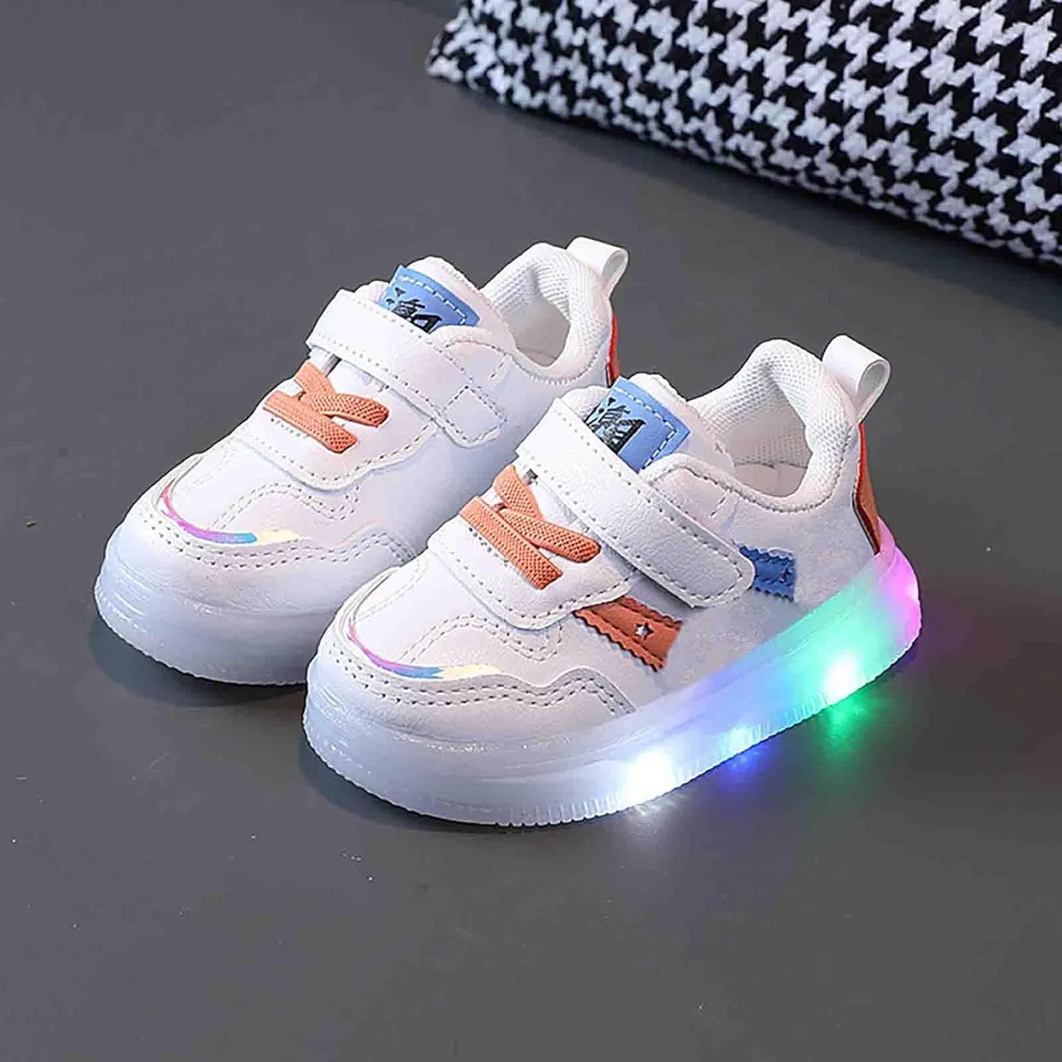 Toddler Boys Girls Light Up Shoes Lightweight Breathable Fashion Led Flashing Walking Running Sneakers for Kids