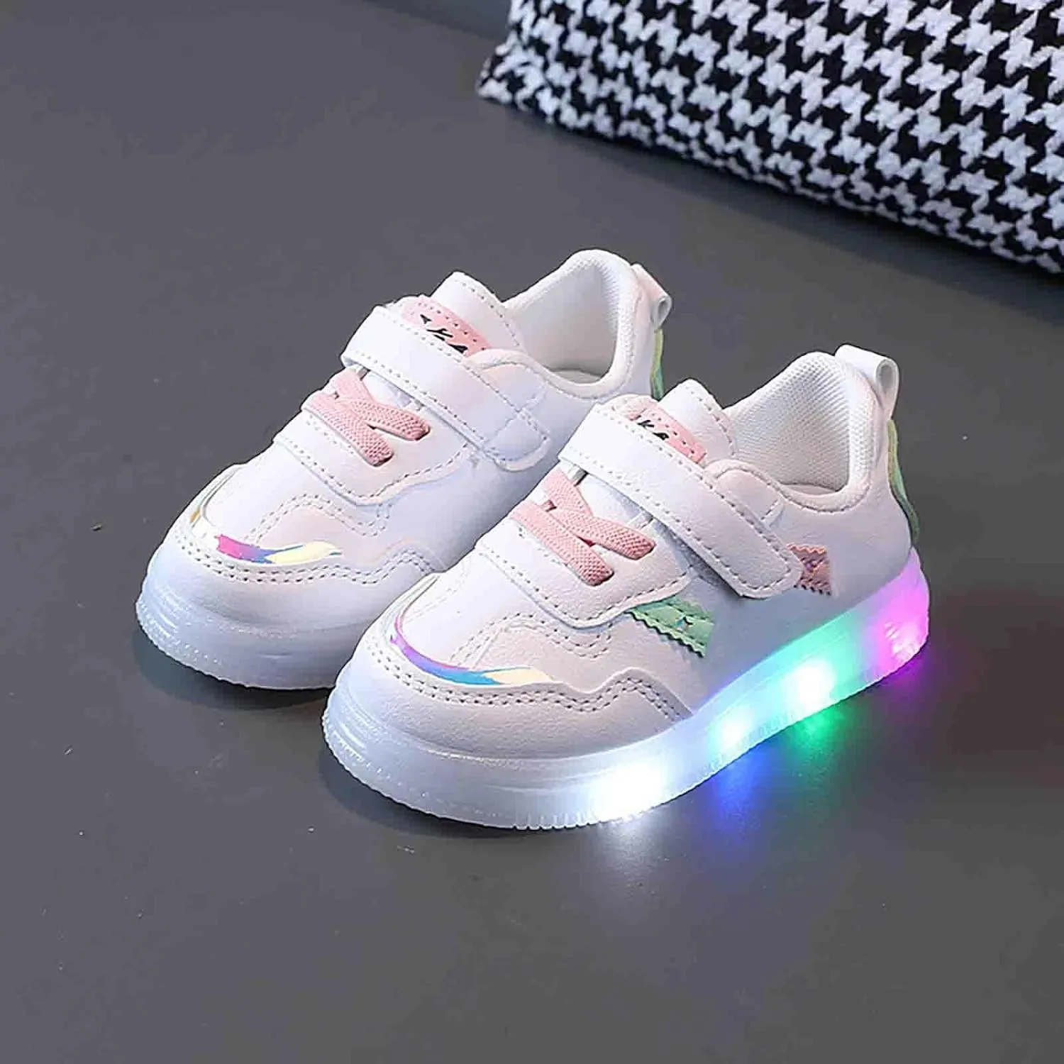 Toddler Boys Girls Light Up Shoes Lightweight Breathable Fashion Led Flashing Walking Running Sneakers for Kids